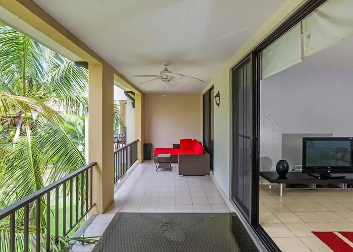 3rd-floor Space With Modern Décor Recently Renovated Viewing Over Pool In * Coco