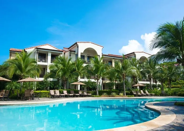 3rd-floor Space With Modern Décor Recently Renovated Viewing Over Pool In Сasa de vacaciones *