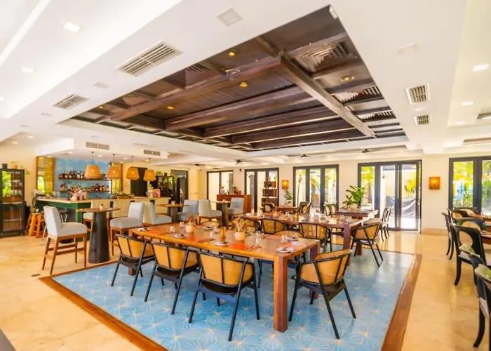3rd-floor Space With Modern Décor Recently Renovated Viewing Over Pool In Coco